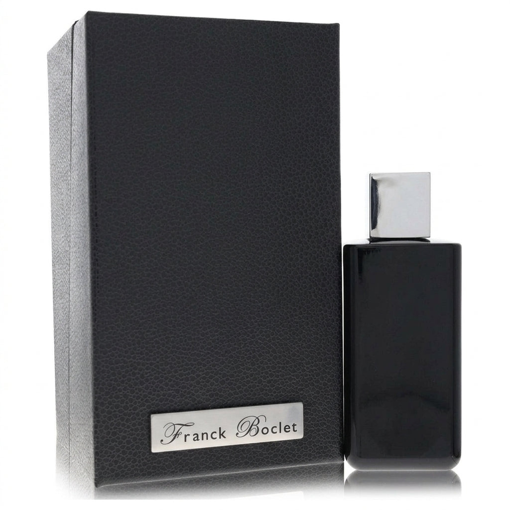 Perfume bottle and presentation box — Studio - Back View | Generated by Modelize
